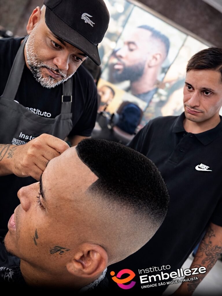 🔥 Transforme seu talento em profissão! ✂️💈Se você sonha em se tornar um barbeiro de sucesso, e